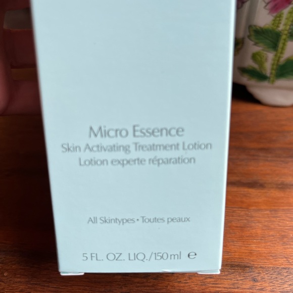 Estée Lauder, micro essence skin activating treatment lotion-5 ounces. NWT - Picture 2 of 4